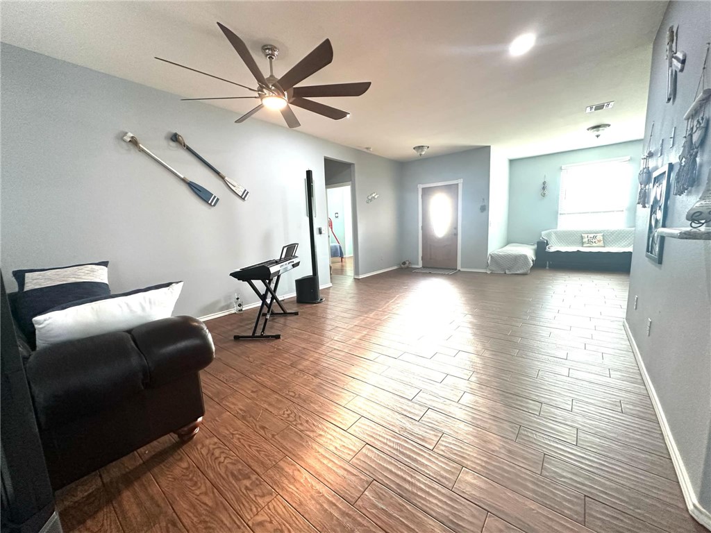 15517 Dyna St Property Photo 2
