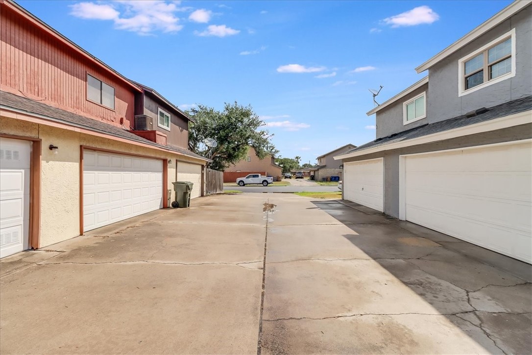 11205 Willowood Creek Dr C Property Photo 34