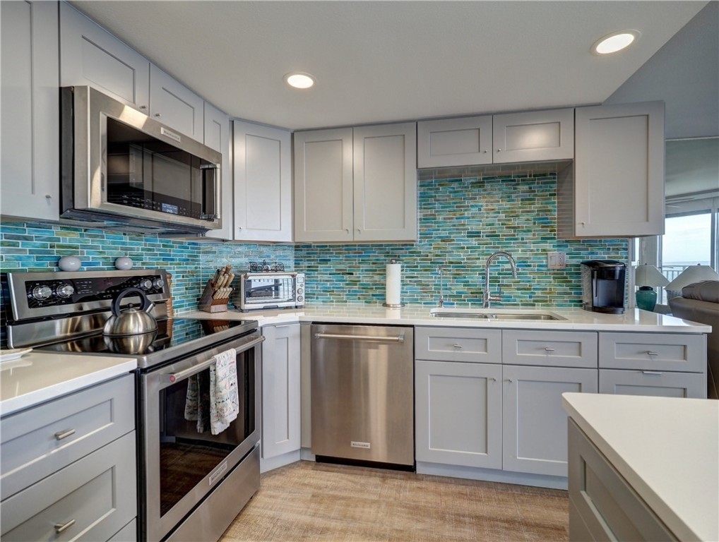 6649 Seacomber Dr 309 Property Photo 10