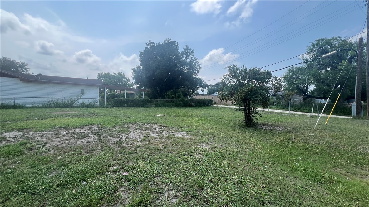 830 E King E 1/2 Property Photo 5
