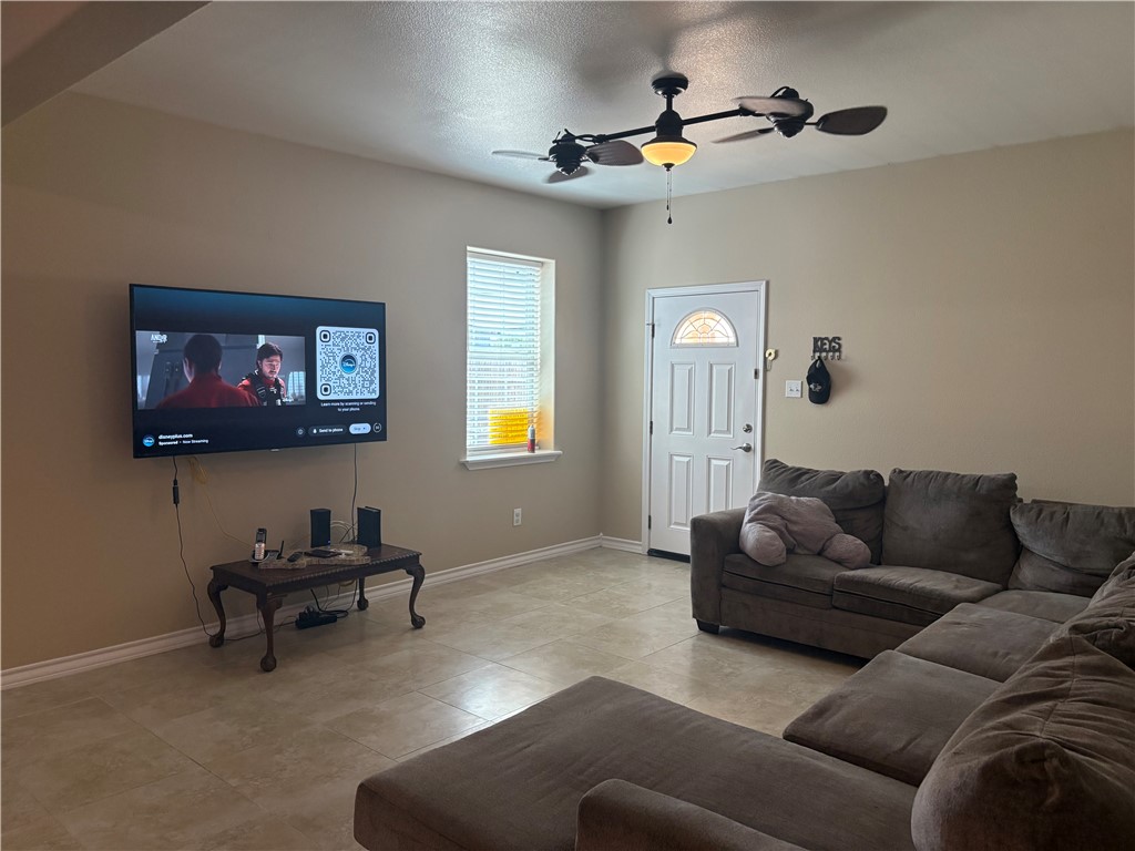 915 Flour Bluff Dr Property Photo 11