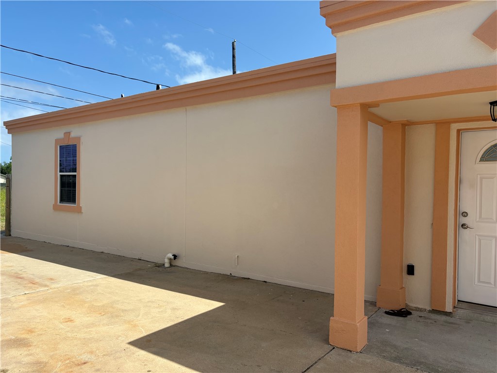 915 Flour Bluff Dr Property Photo 24