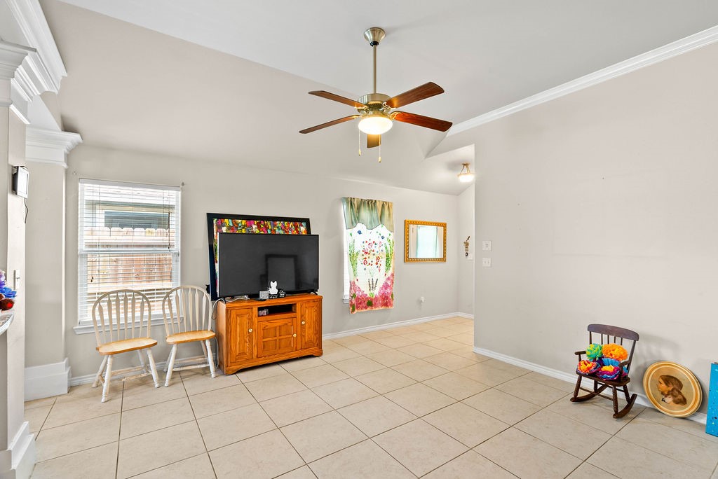7418 Oshman Dr Property Photo 3