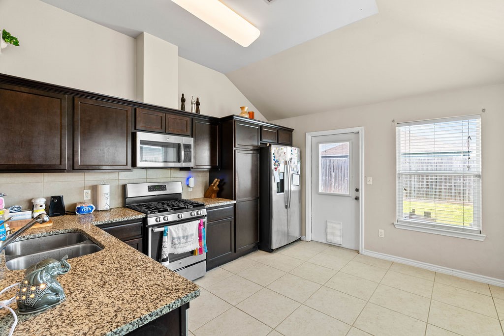 7418 Oshman Dr Property Photo 4