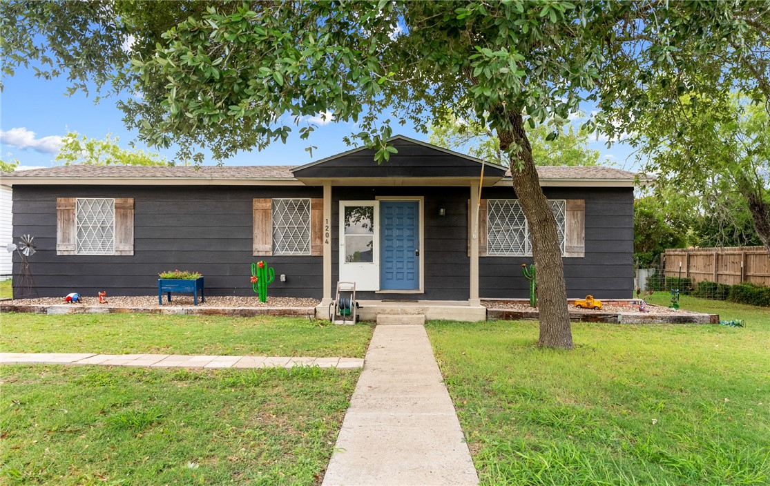 1204 Fannin St Property Photo 1