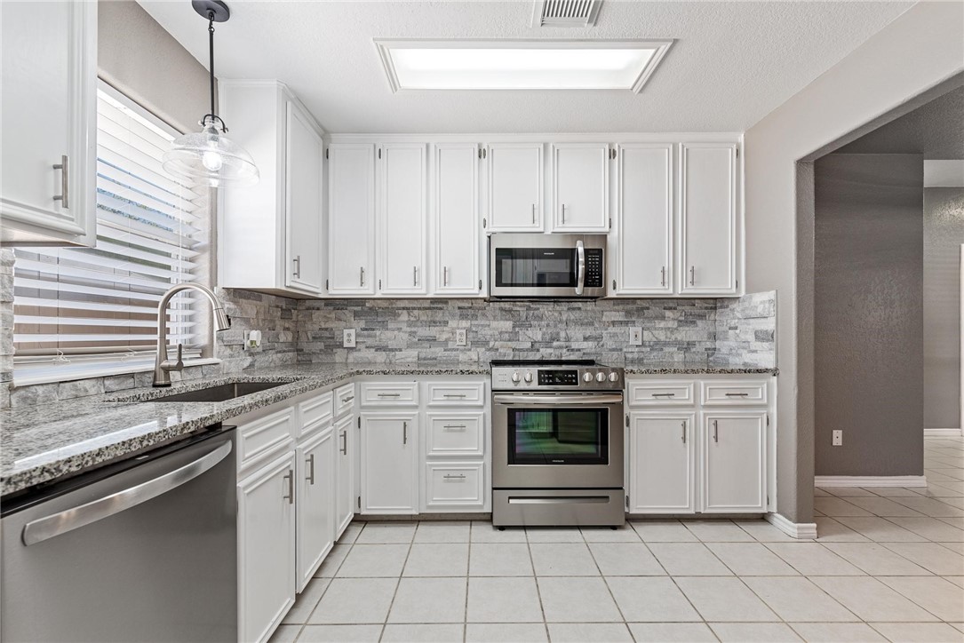 13948 Lighthouse Dr Property Photo 9