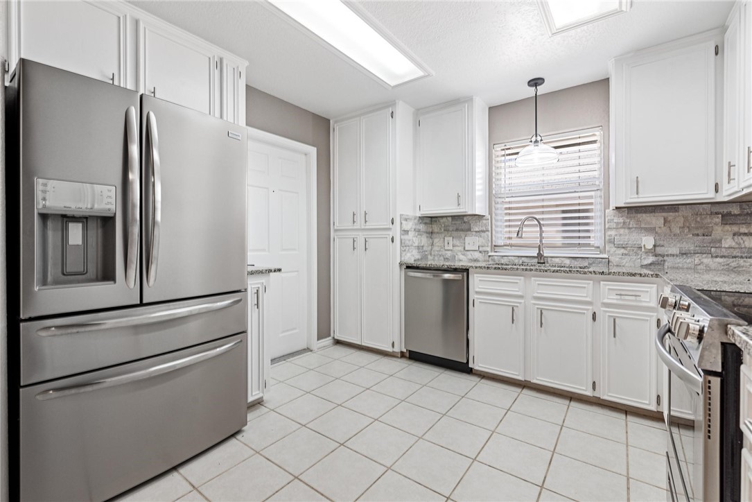 13948 Lighthouse Dr Property Photo 10