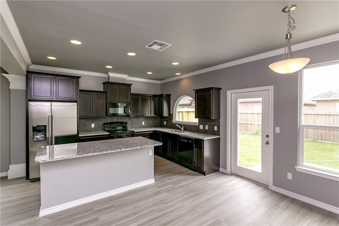 Undefined Property Photo 2