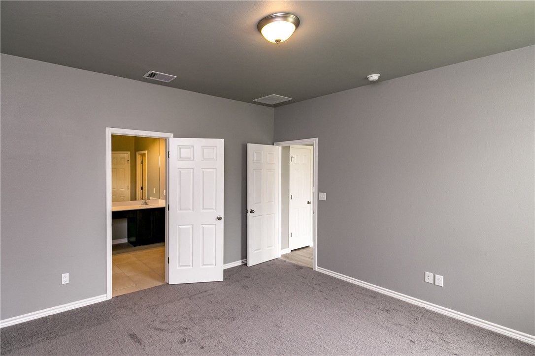 Undefined Property Photo 9