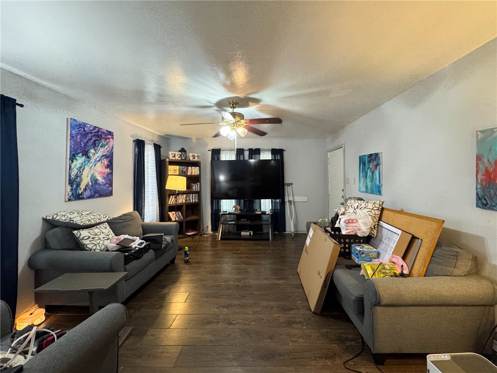 769 W Cornelia Property Photo 2