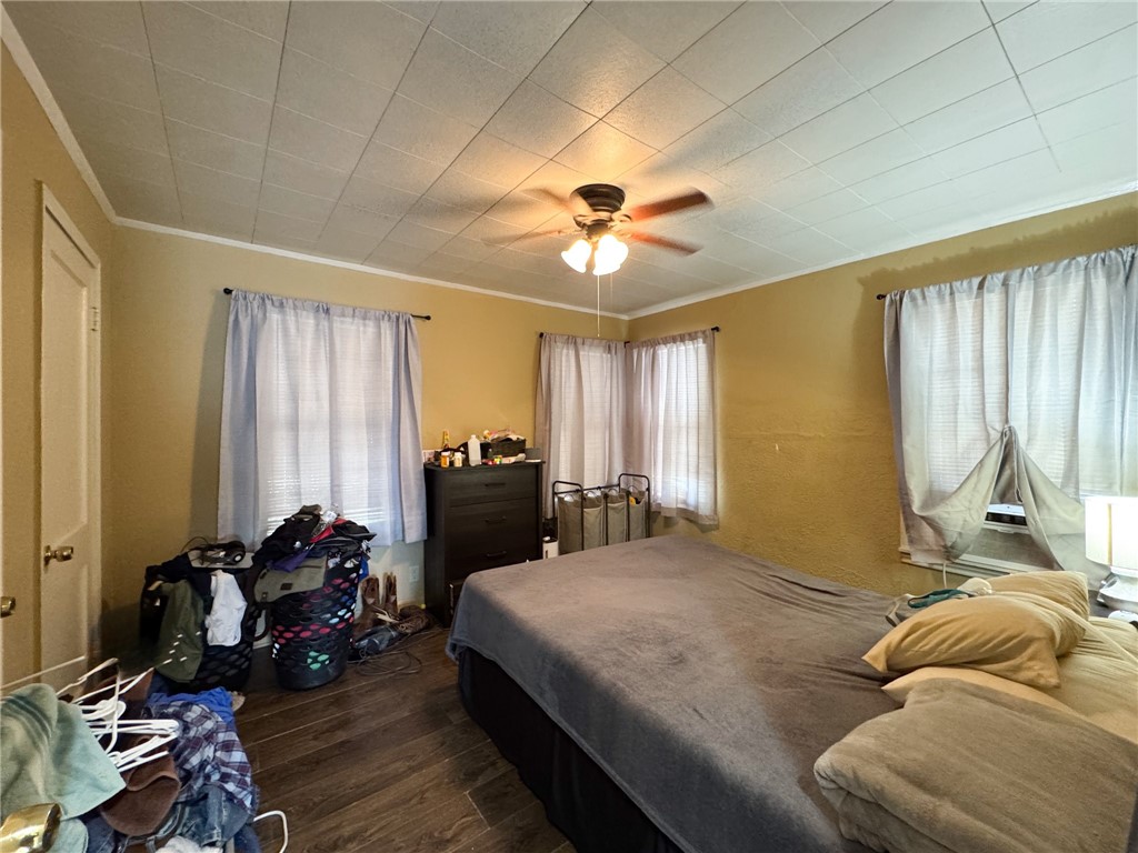 769 W Cornelia Property Photo 5