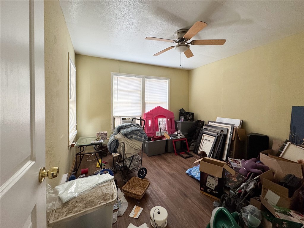 769 W Cornelia Property Photo 6