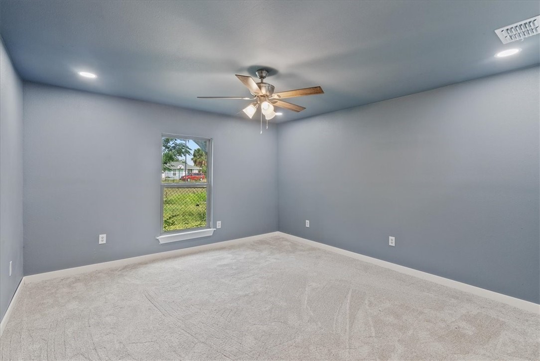 1105 S Clarkwood Property Photo 17