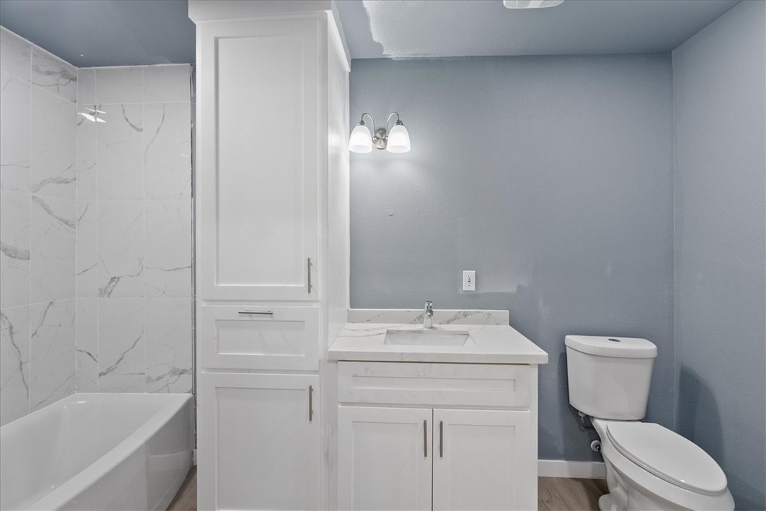 1105 S Clarkwood Property Photo 19
