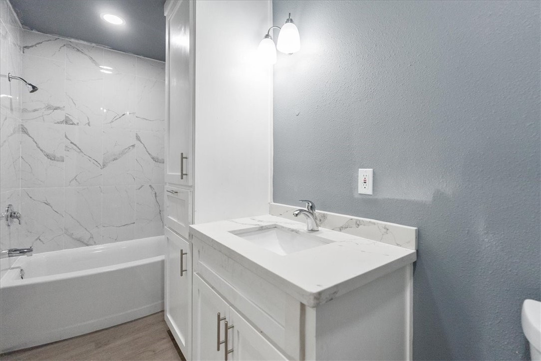 1105 S Clarkwood Property Photo 20