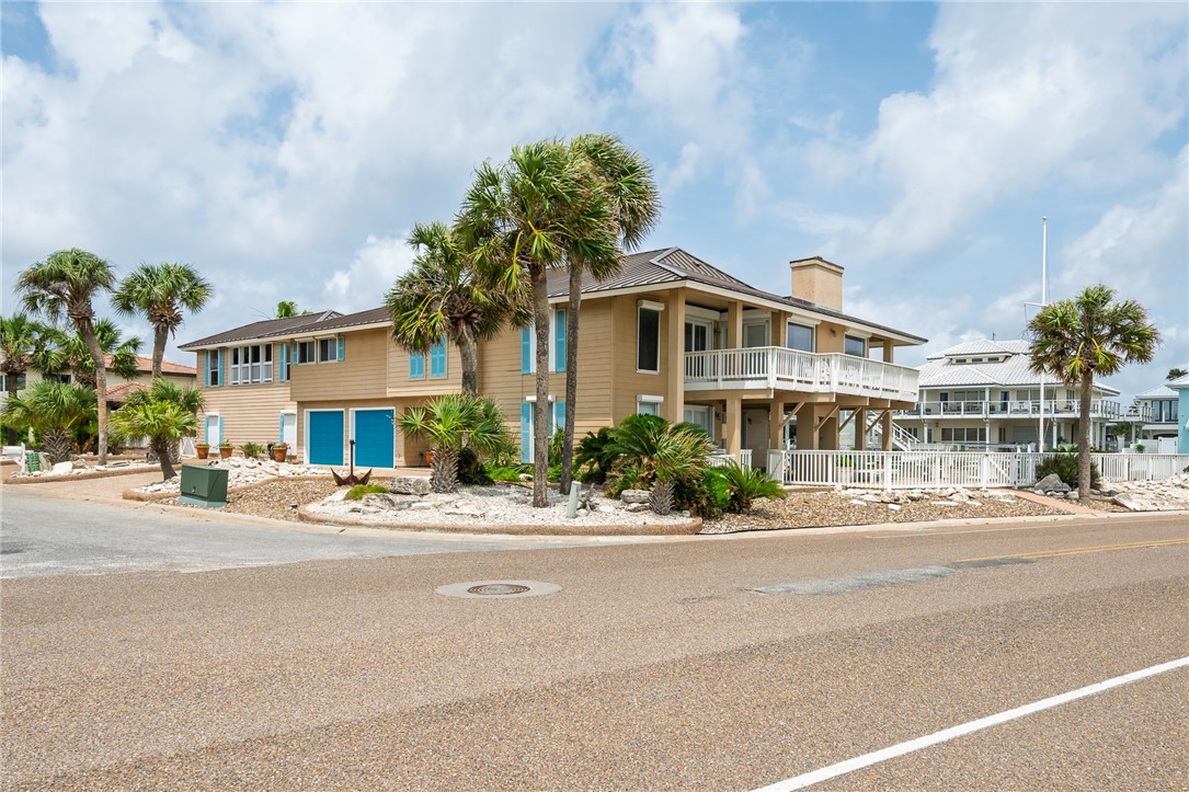 1 Blue Heron Dr Property Photo 3