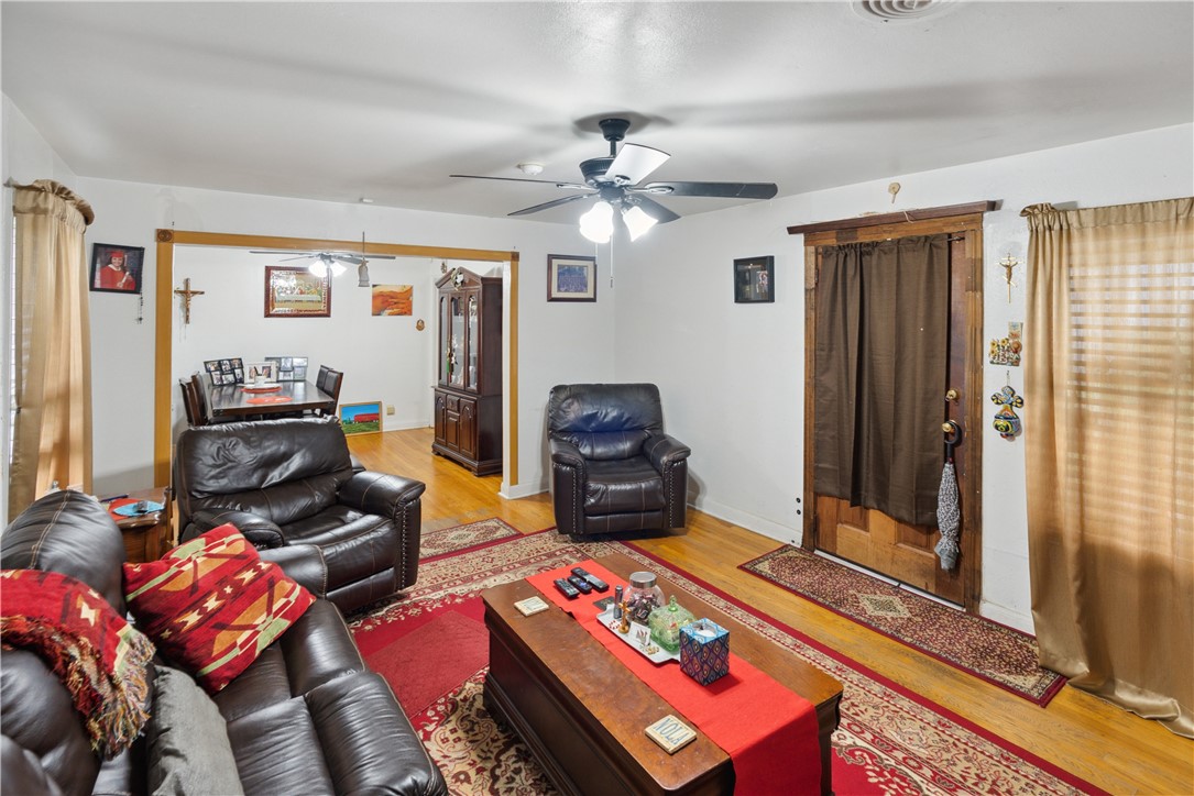 636 Texas Ave Property Photo 5