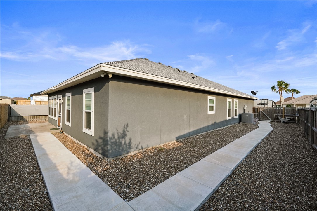 13950 Ketch St Property Photo 30