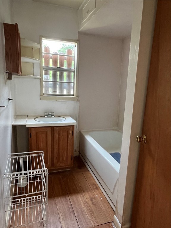 613 W Market St Property Photo 12