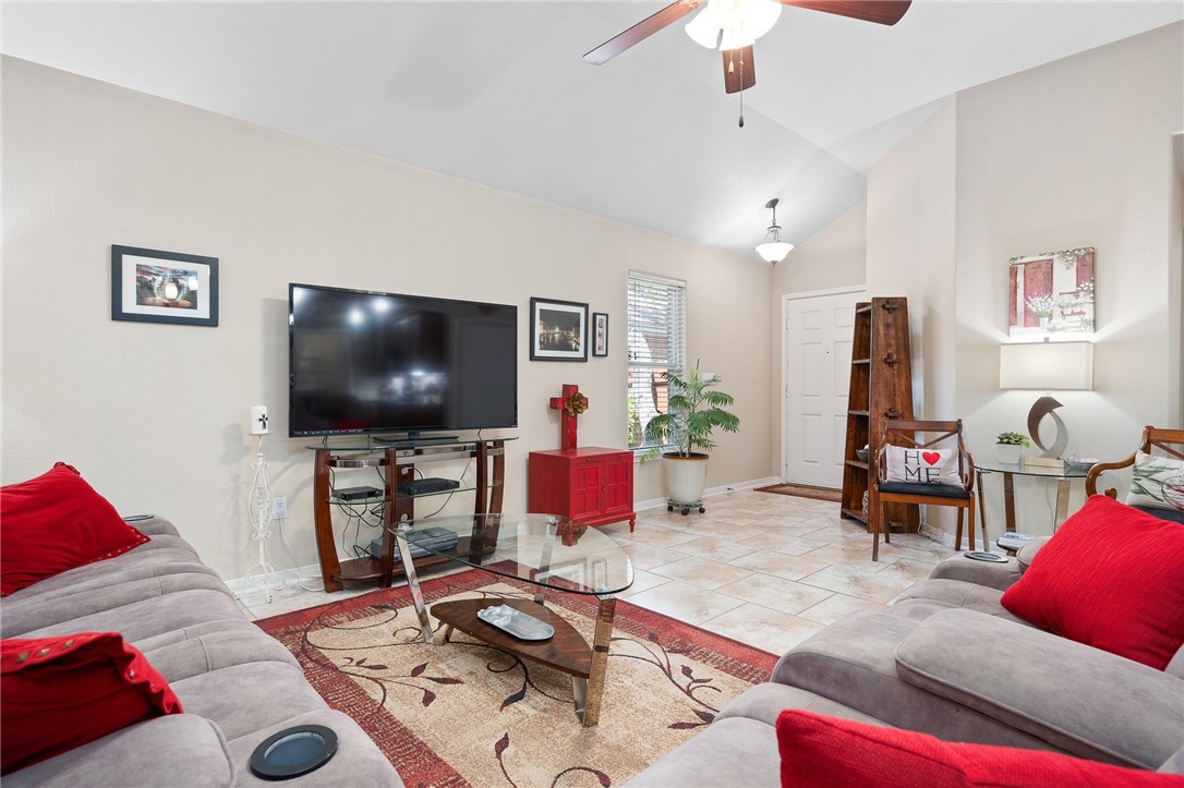 157 Heron Oaks Property Photo 4