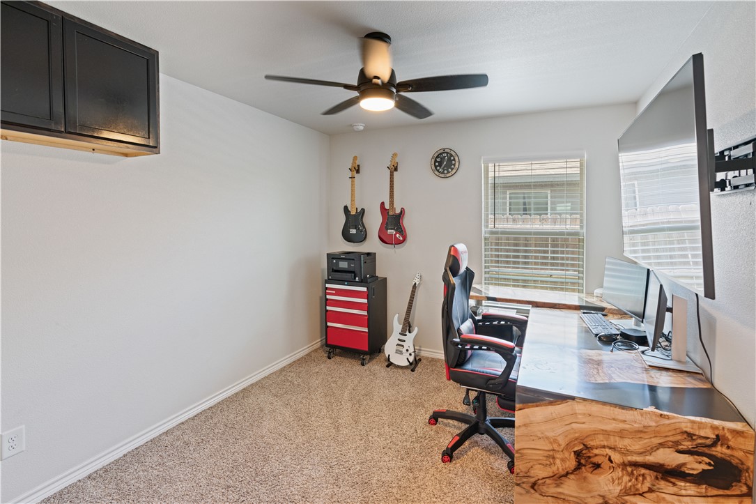 7801 Bullrider Dr Property Photo 17