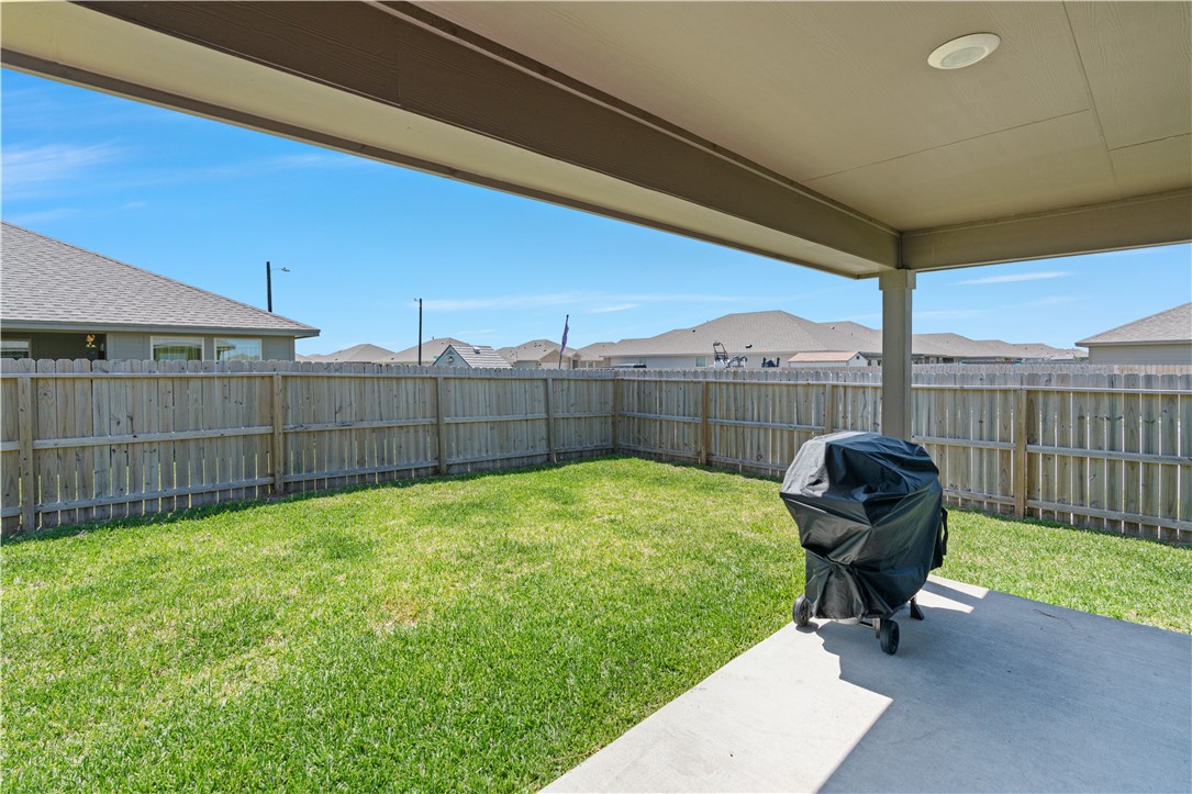 7801 Bullrider Dr Property Photo 23