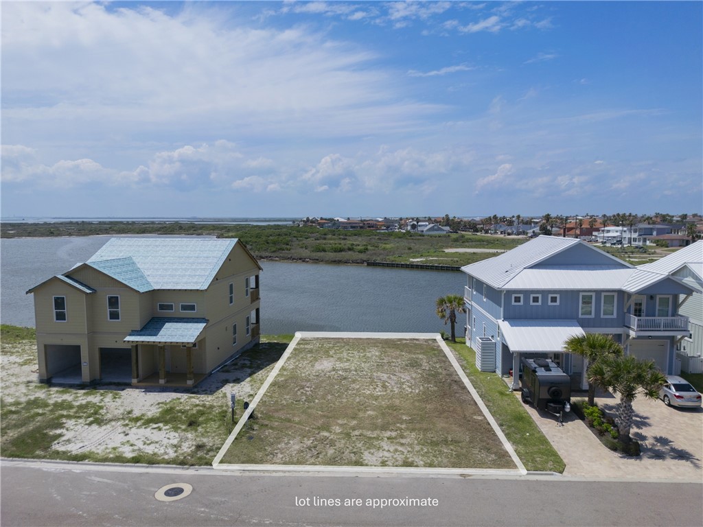 129 Laguna Isles Dr Property Photo 1