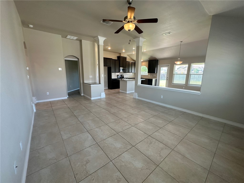 2270 Tallow Dr Property Photo 2