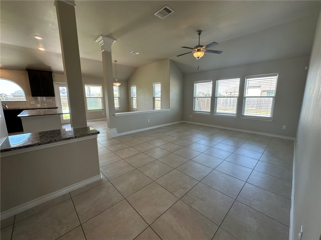 2270 Tallow Dr Property Photo 4