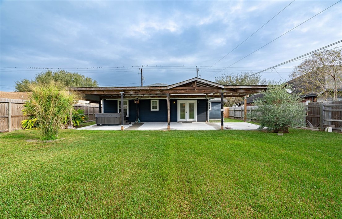 329 Yorktown Blvd Property Photo 6