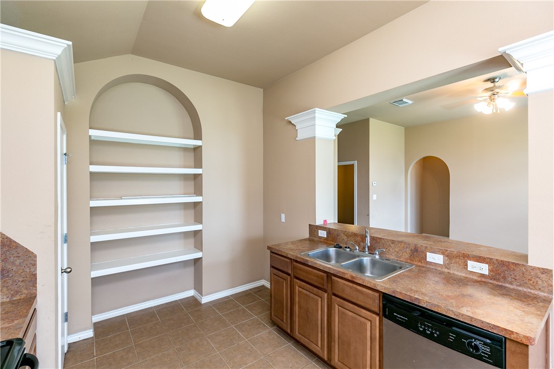 3809 Los Arroyos Dr Property Photo 9