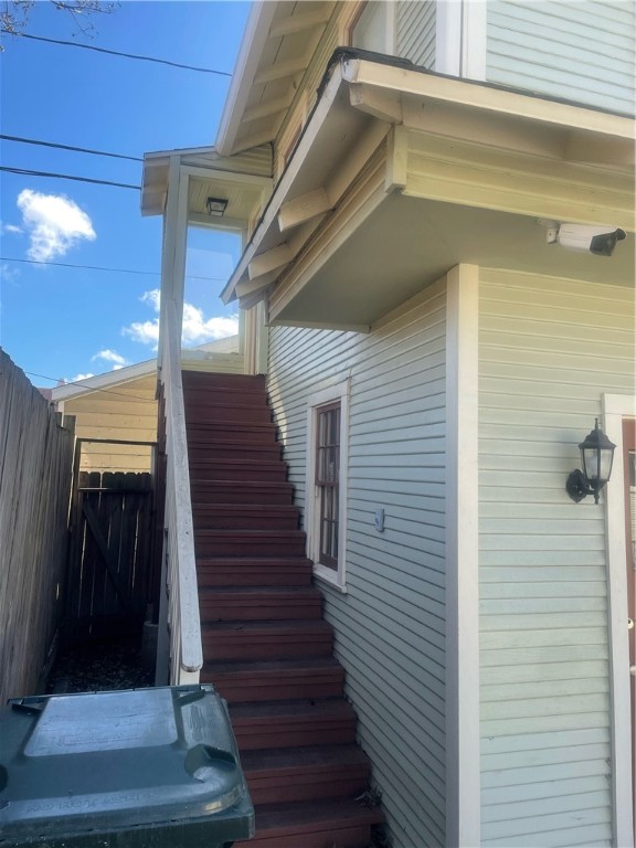 305 Atlantic St B Property Photo 2