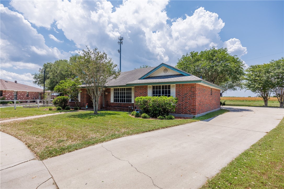 537 Vista Dr Property Photo 3