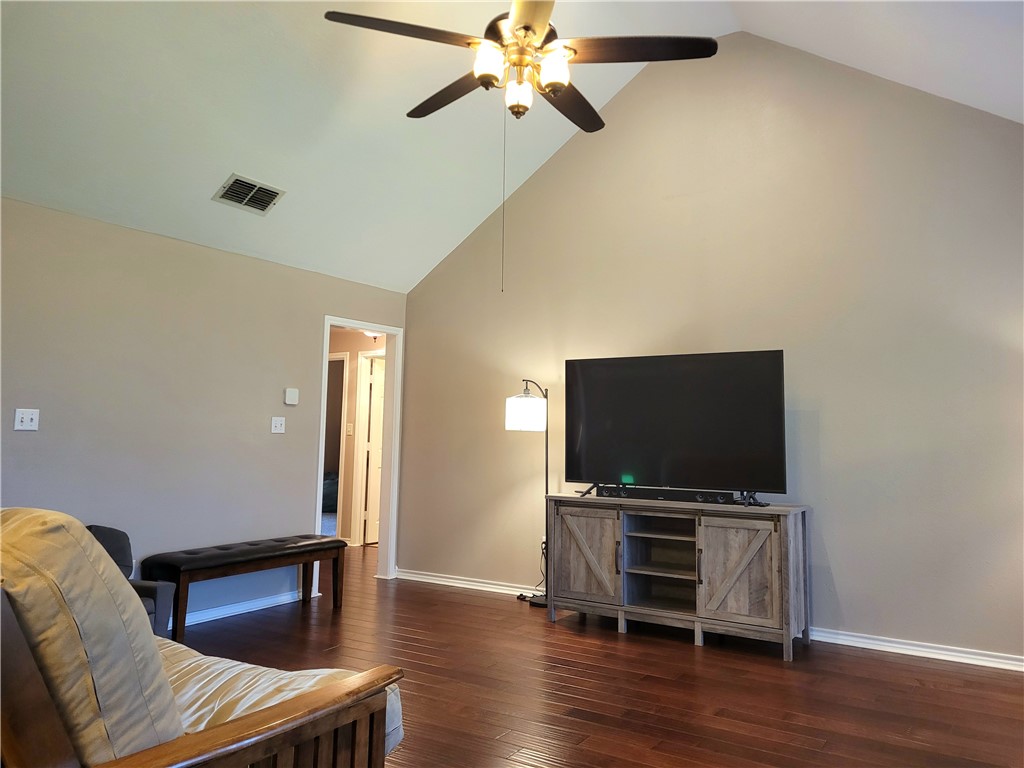2022 Jenica Dr Property Photo 10