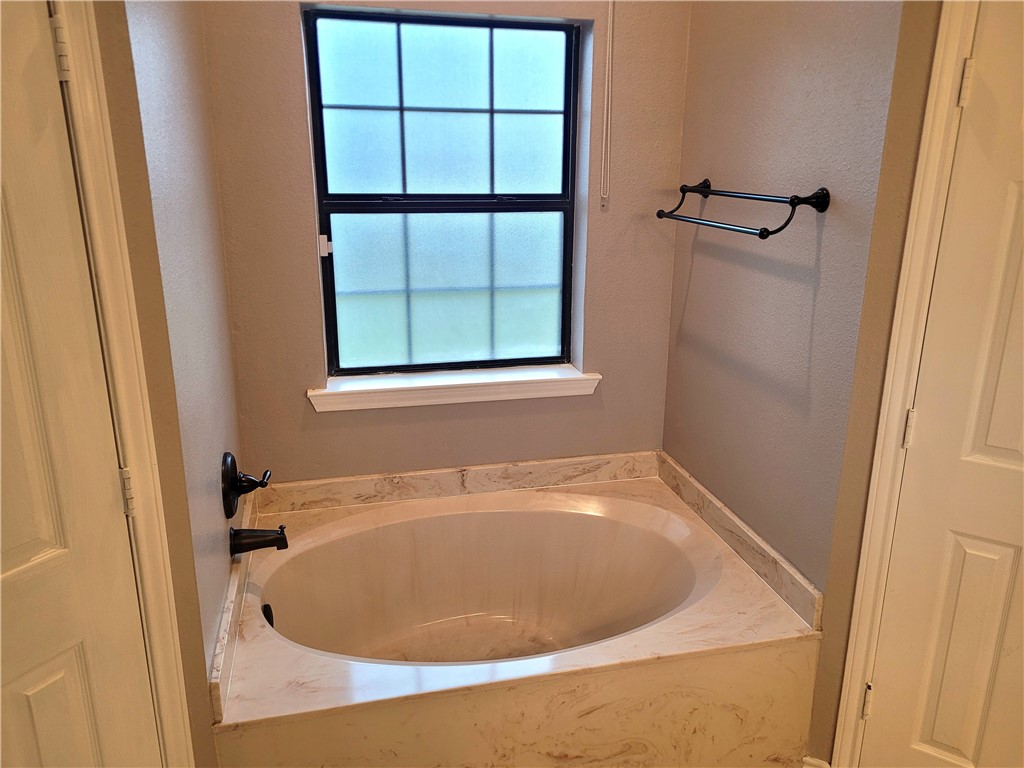2022 Jenica Dr Property Photo 22
