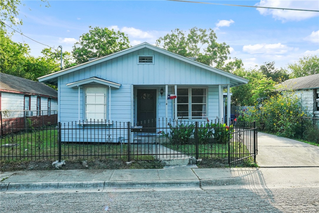 621 Duncan St Property Photo 1