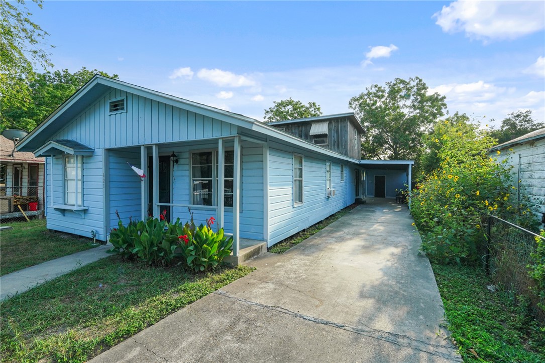 621 Duncan St Property Photo 3
