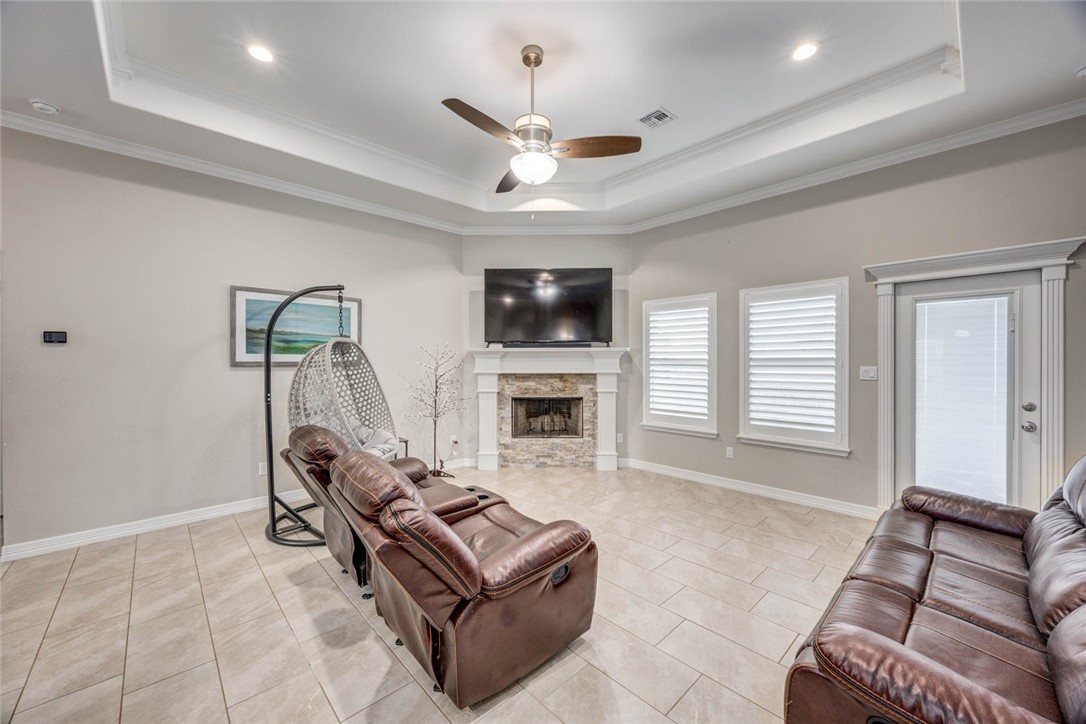 4009 Yankees Pl Property Photo 7