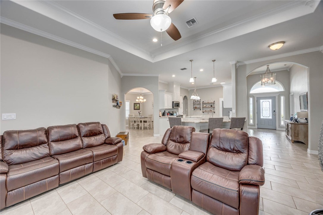 4009 Yankees Pl Property Photo 9