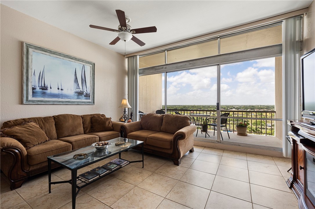 4600 Ocean Dr 707 Property Photo 3