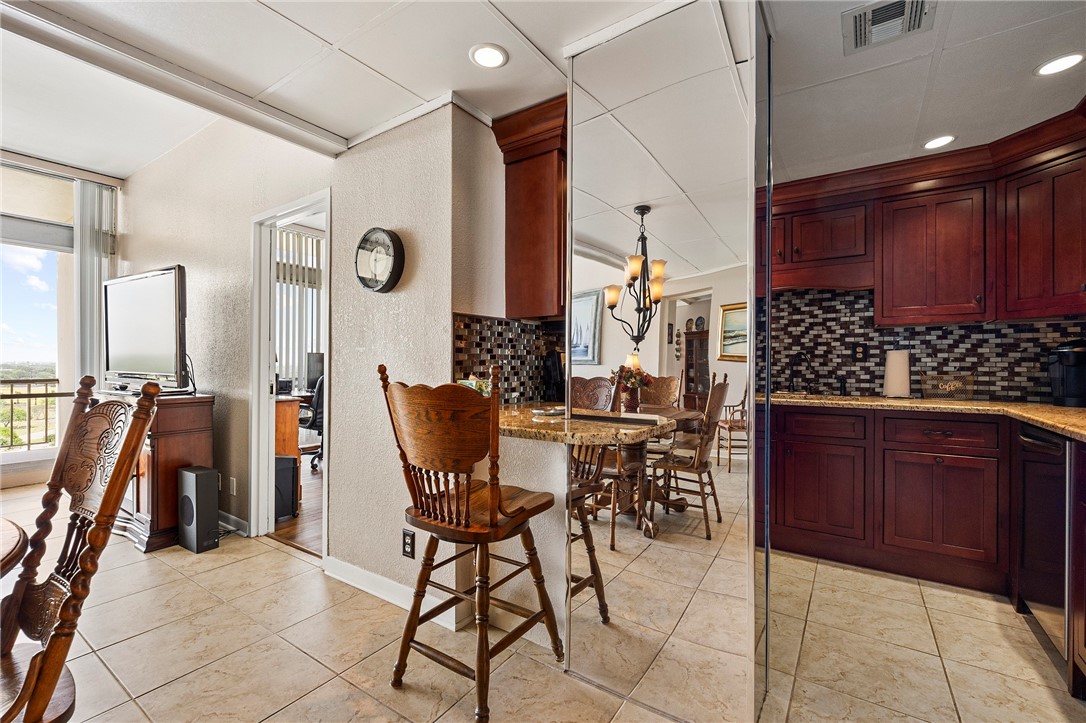 4600 Ocean Dr 707 Property Photo 7