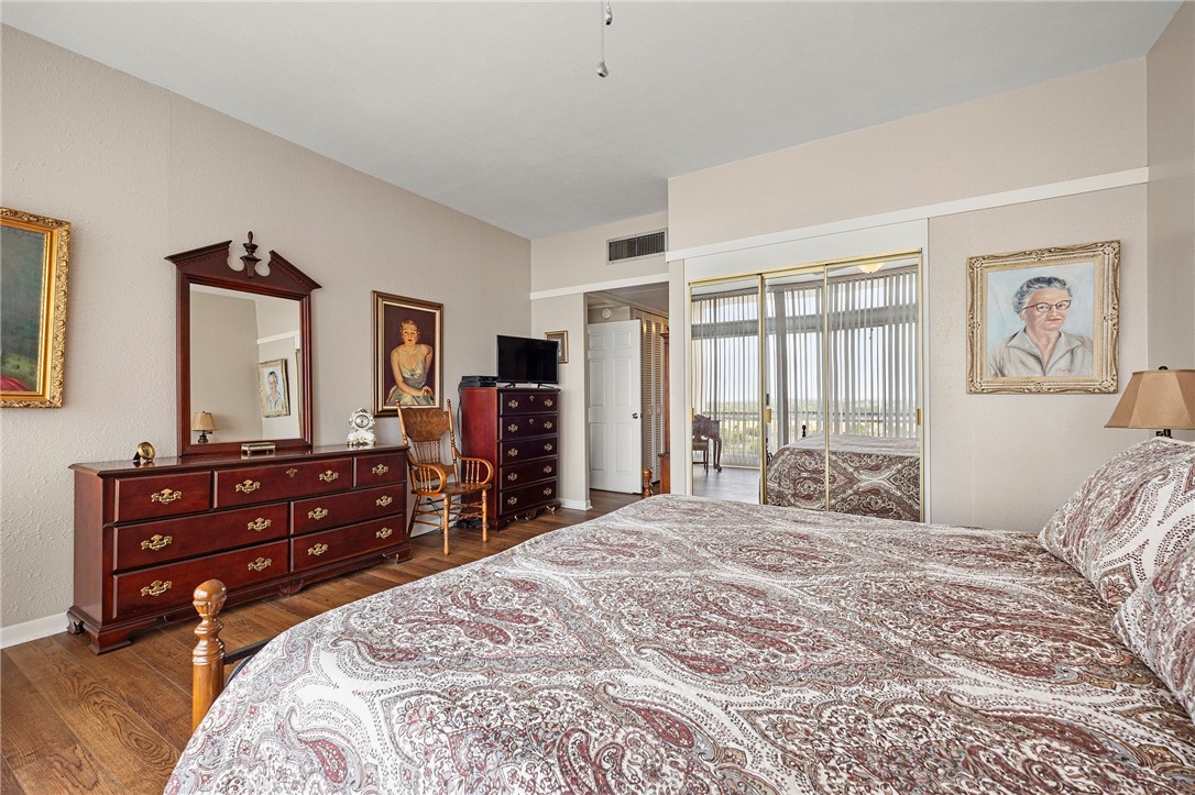 4600 Ocean Dr 707 Property Photo 14