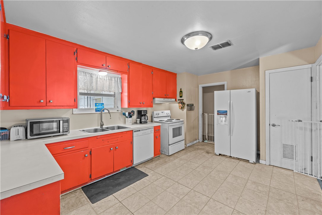 618 Ralston Ave Property Photo 16