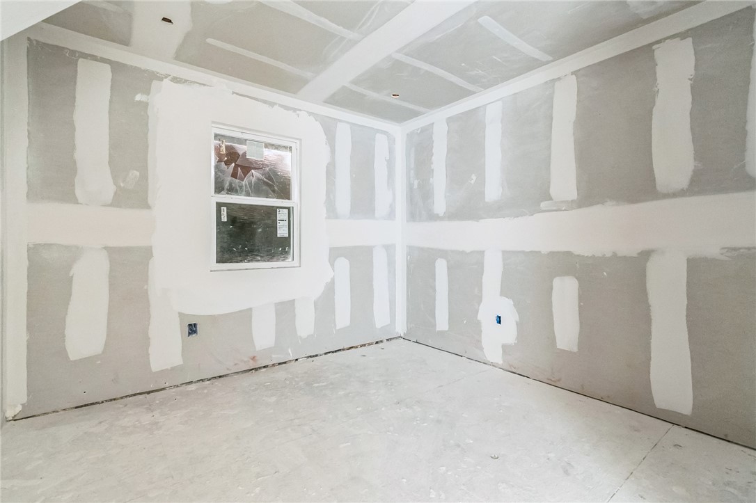 1630 Hudson St Property Photo 6
