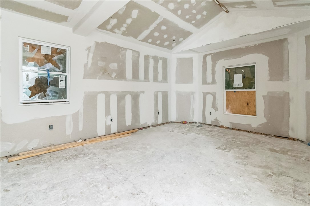 1630 Hudson St Property Photo 8