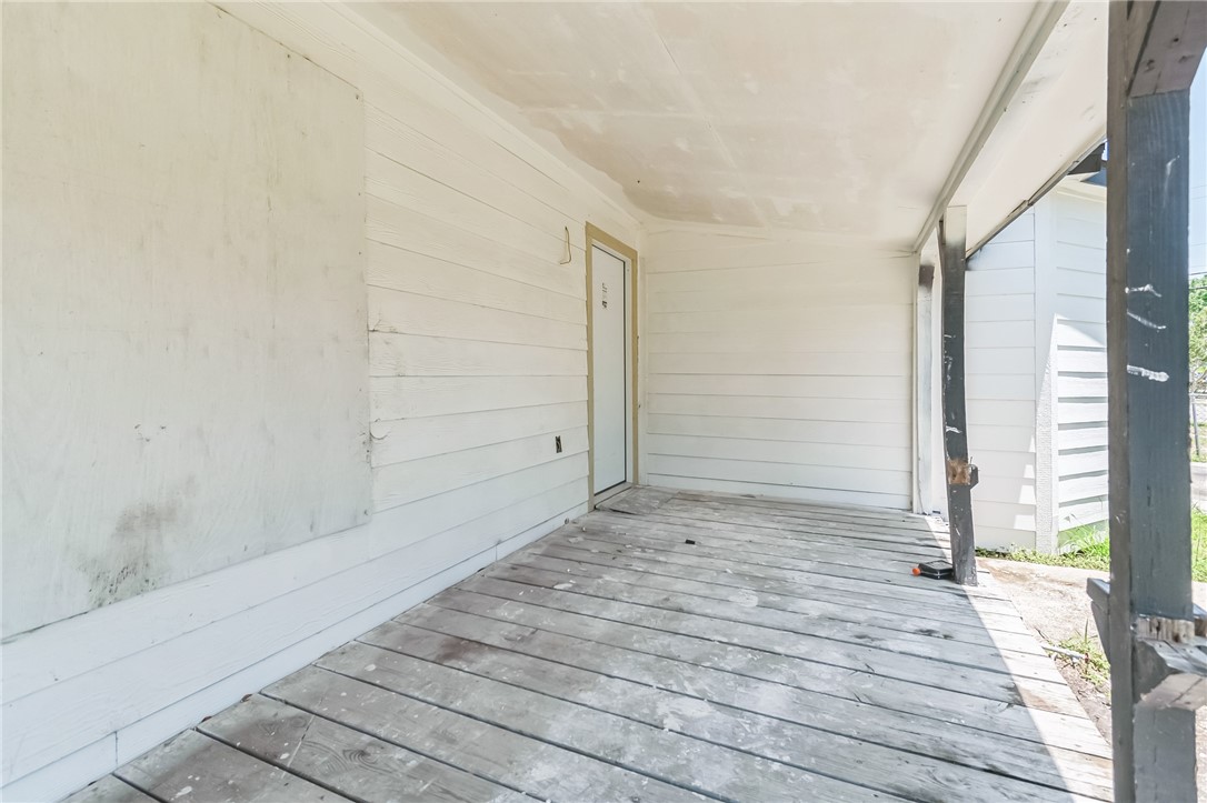1630 Hudson St Property Photo 14