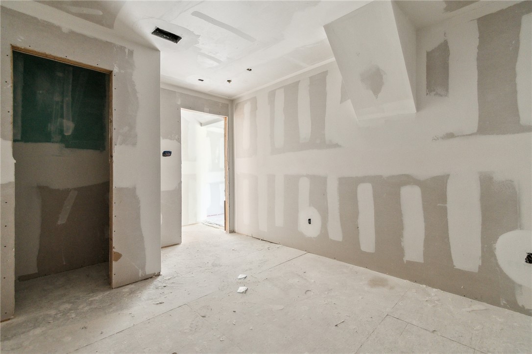 1630 Hudson St Property Photo 15