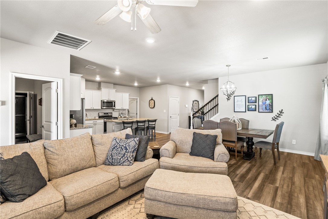 1345 Regents Park Property Photo 9