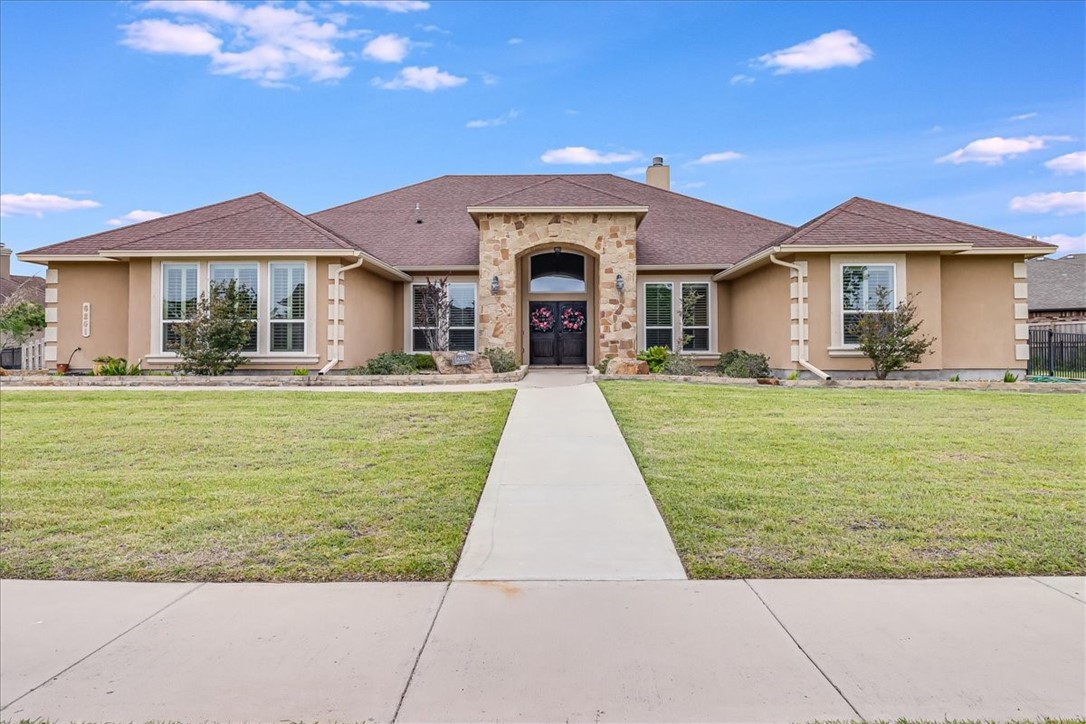 6241 Lago Vista Dr Property Photo 1