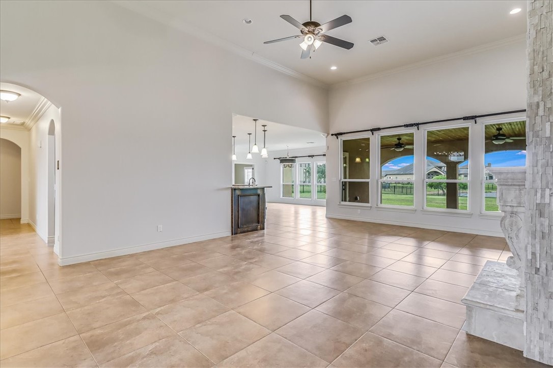 6241 Lago Vista Dr Property Photo 11